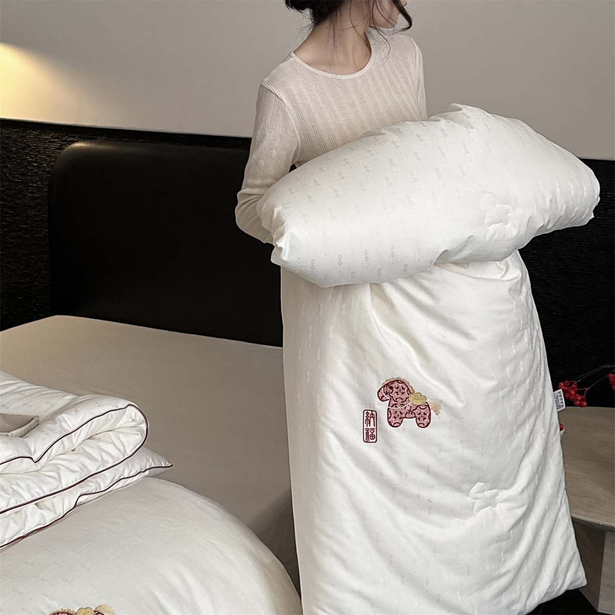 91家纺网 家纺一手货源 找家纺 （总）鹿班家居 2026春季新品全棉提花+刺绣55%大豆被系列-纳福 标准会员-20元