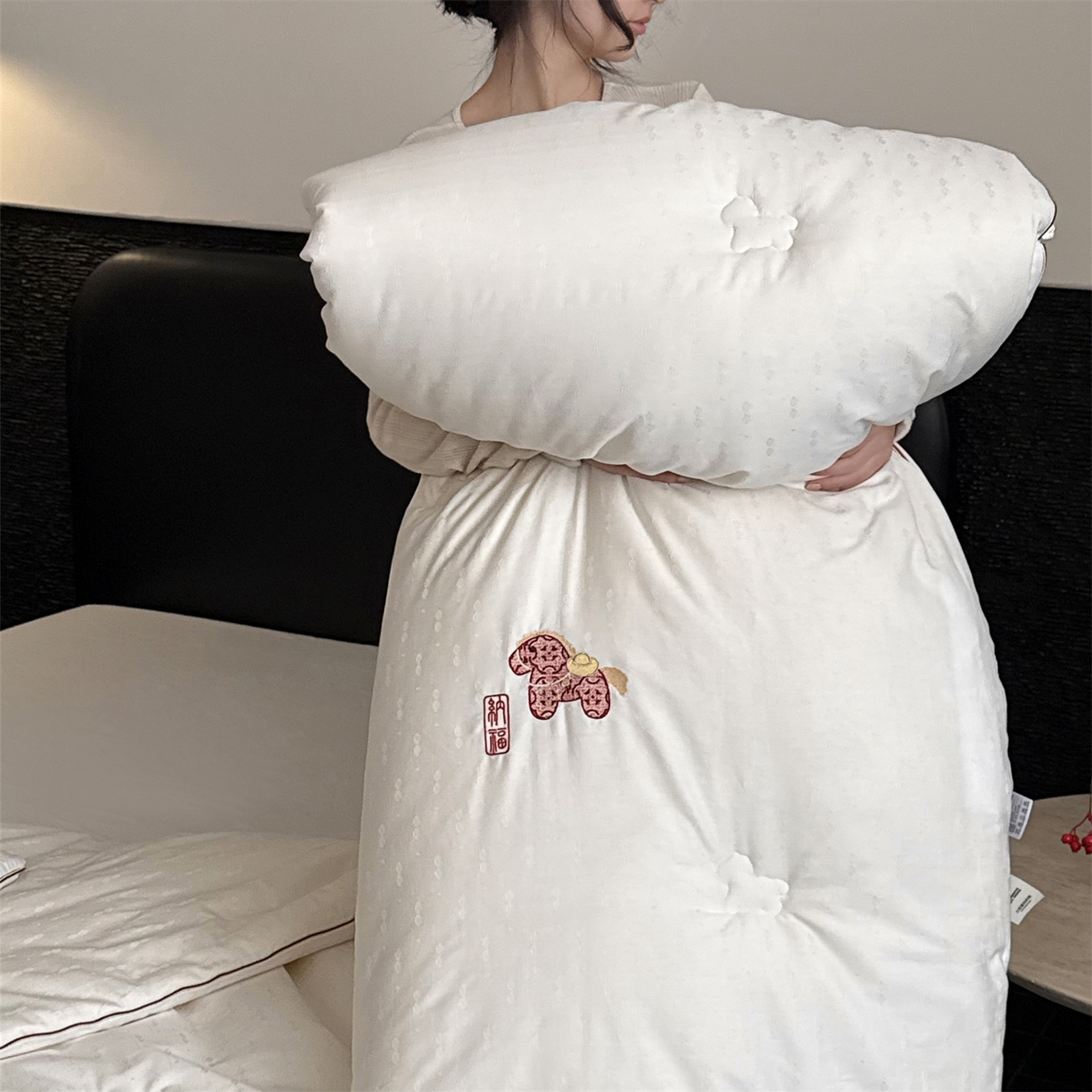 91家纺网 家纺一手货源 找家纺 （总）鹿班家居 2026春季新品全棉提花+刺绣55%大豆被系列-纳福 标准会员-20元