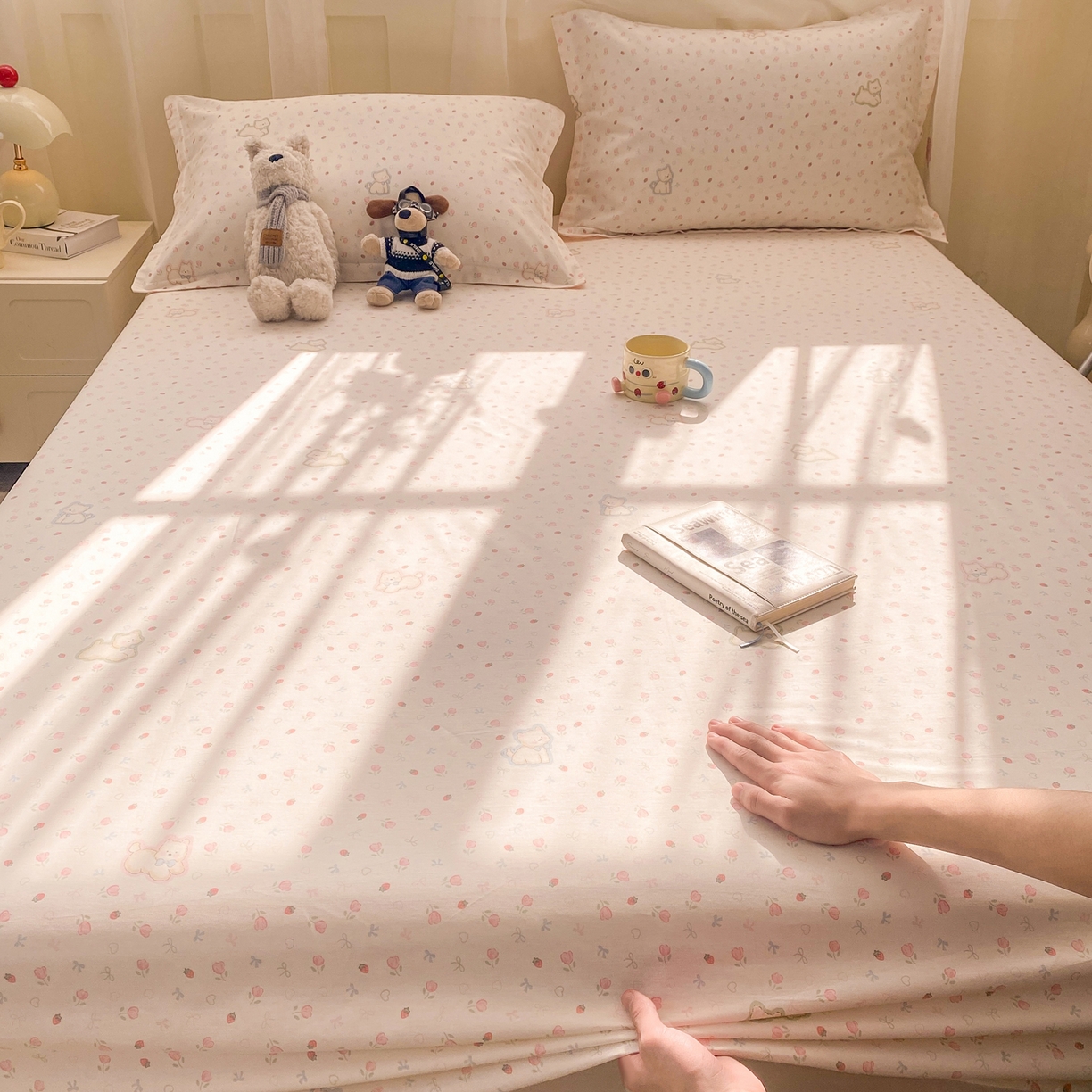 91家纺网 家纺一手货源 找家纺 花梦欣 2026新款全棉印花单品系列2花卉款-单床笠 玫瑰小狗