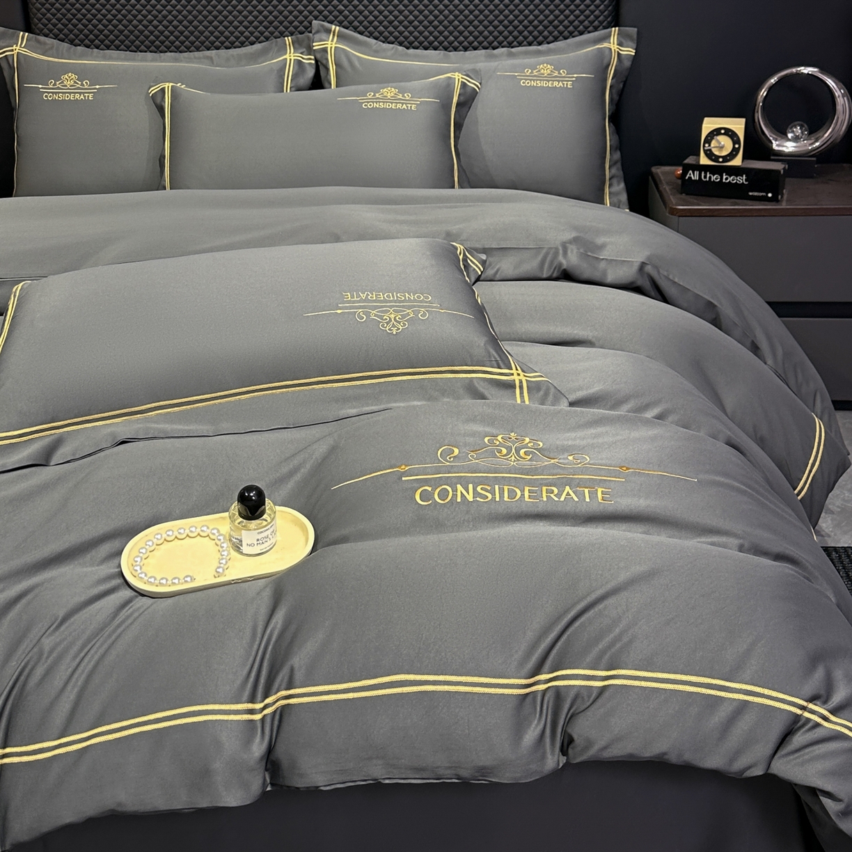 91家纺网 家纺一手货源 找家纺 绒掌柜家纺（品质焕新） 2026新款水洗真丝天丝冰丝刺绣四件套-典雅系列 高级灰