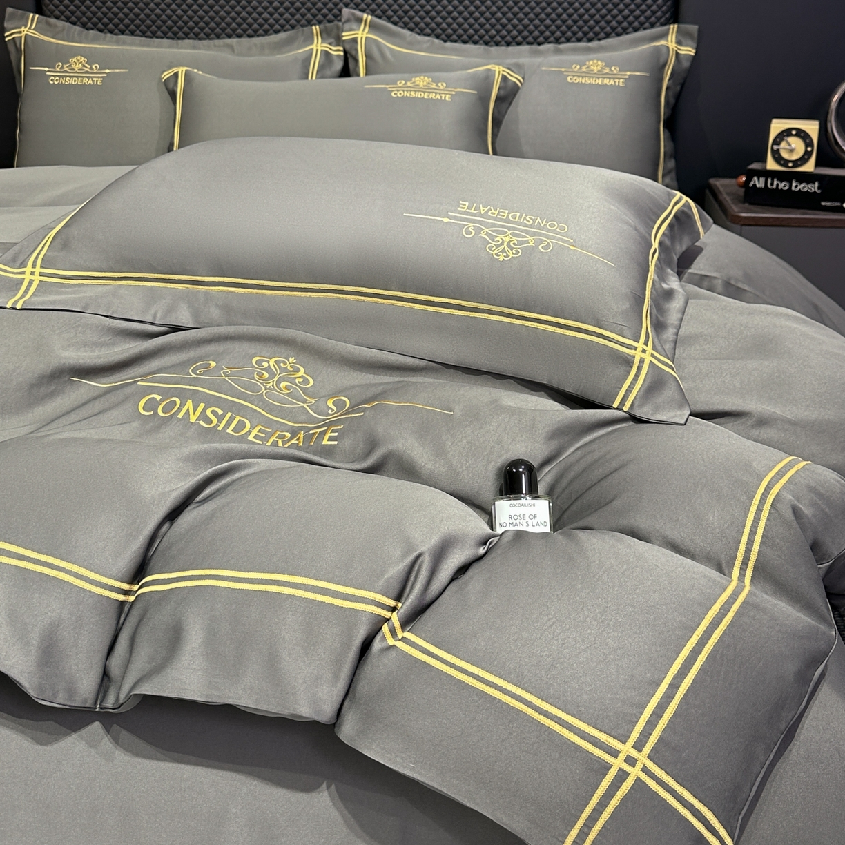 91家纺网 家纺一手货源 找家纺 绒掌柜家纺（品质焕新） 2026新款水洗真丝天丝冰丝刺绣四件套-典雅系列 高级灰