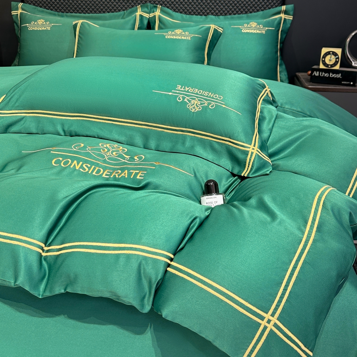 91家纺网 家纺一手货源 找家纺 绒掌柜家纺（品质焕新） 2026新款水洗真丝天丝冰丝刺绣四件套-典雅系列 墨绿