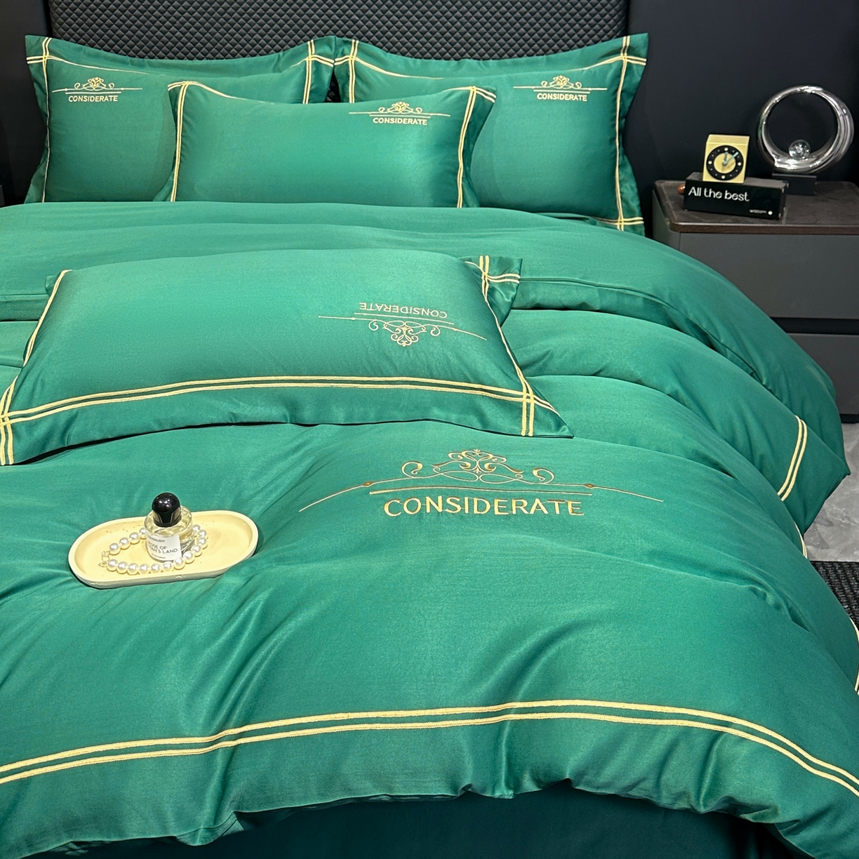 91家纺网 家纺一手货源 找家纺 绒掌柜家纺（品质焕新） 2026新款水洗真丝天丝冰丝刺绣四件套-典雅系列 墨绿