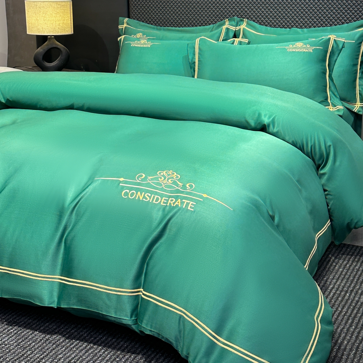 91家纺网 家纺一手货源 找家纺 绒掌柜家纺（品质焕新） 2026新款水洗真丝天丝冰丝刺绣四件套-典雅系列 墨绿