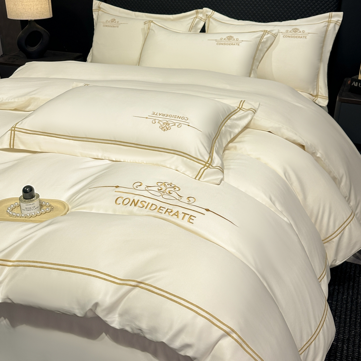 91家纺网 家纺一手货源 找家纺 绒掌柜家纺（品质焕新） 2026新款水洗真丝天丝冰丝刺绣四件套-典雅系列 奶白