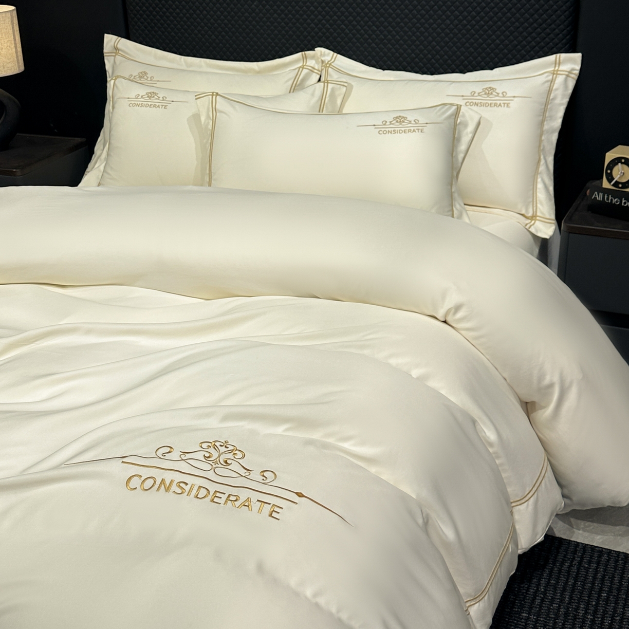 91家纺网 家纺一手货源 找家纺 绒掌柜家纺（品质焕新） 2026新款水洗真丝天丝冰丝刺绣四件套-典雅系列 奶白