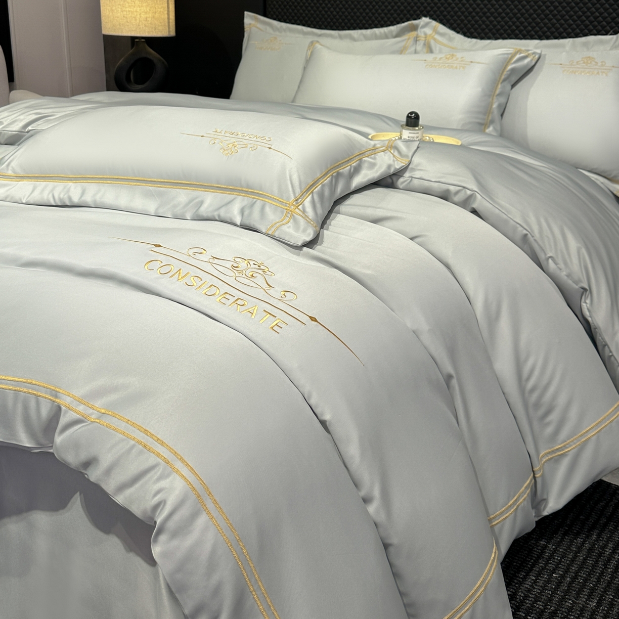 绒掌柜家纺（品质焕新） 2026新款水洗真丝天丝冰丝刺绣四件套-典雅系列 浅灰