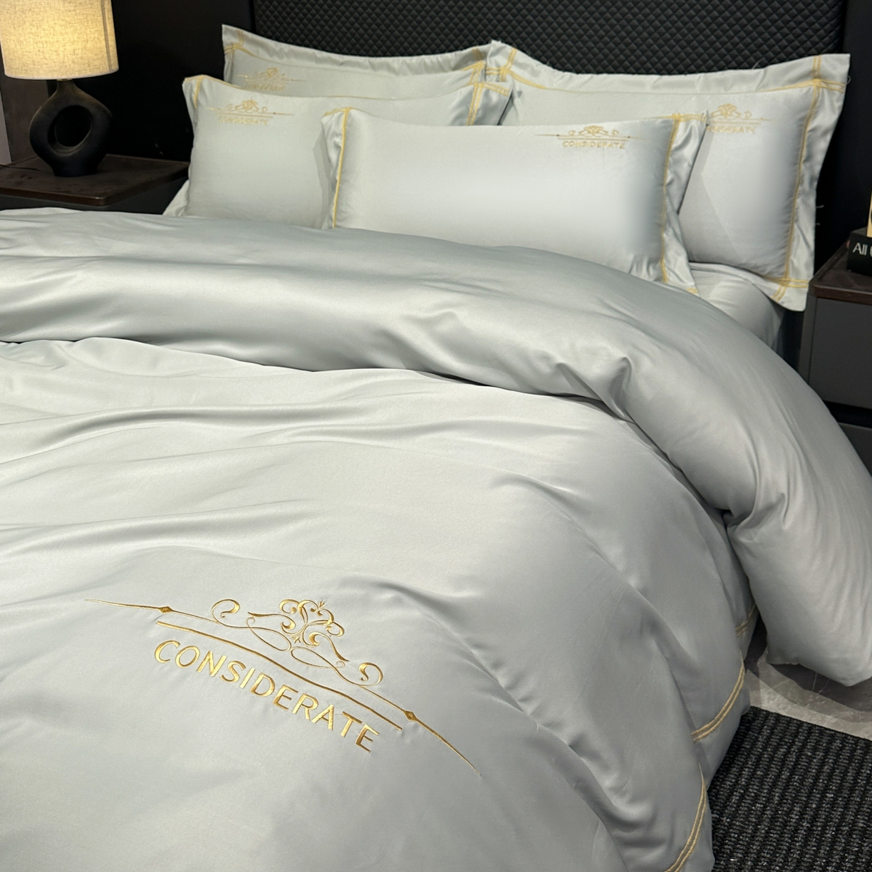 91家纺网 家纺一手货源 找家纺 绒掌柜家纺（品质焕新） 2026新款水洗真丝天丝冰丝刺绣四件套-典雅系列 浅灰