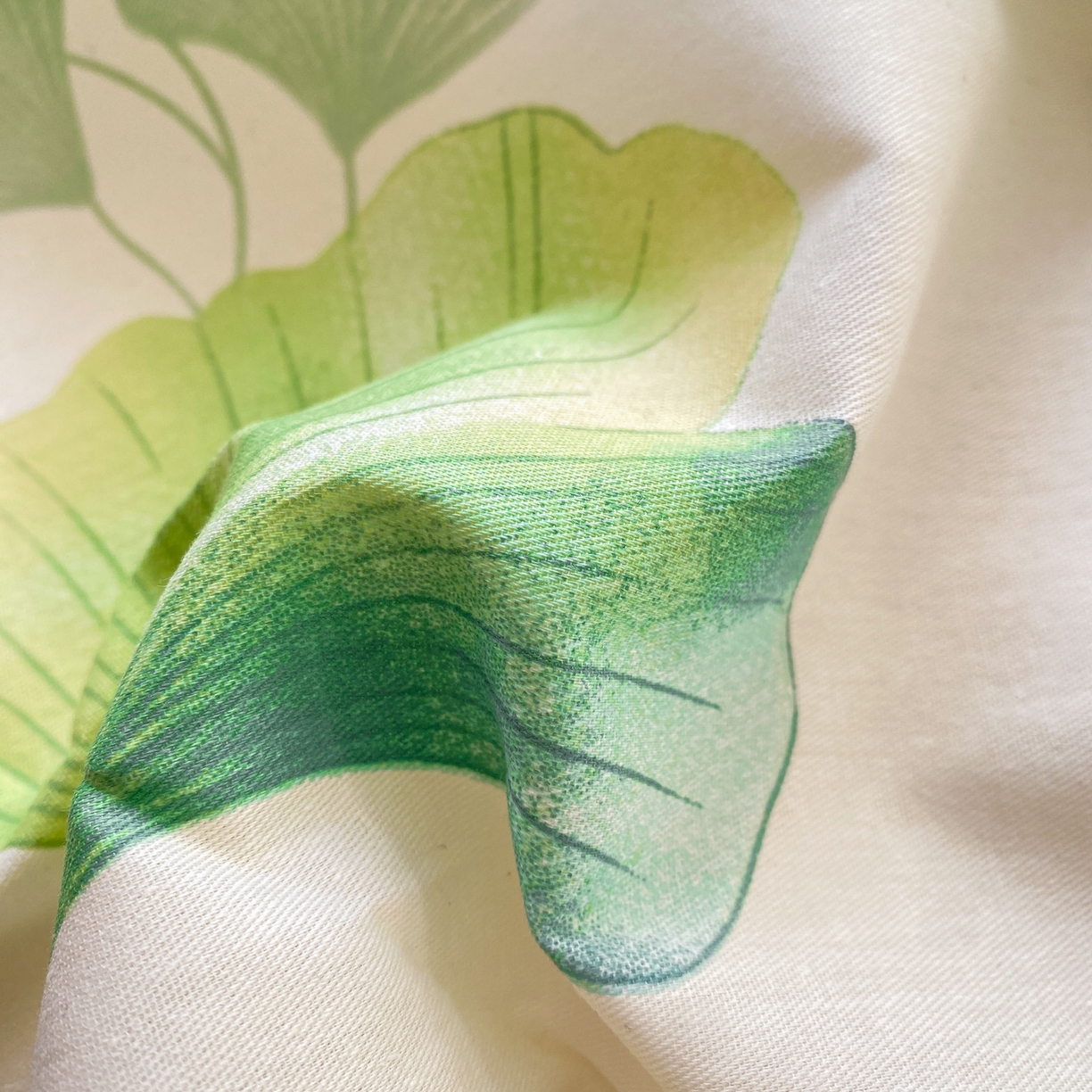 91家纺网 家纺一手货源 找家纺 花梦欣 2026新款全棉印花单品系列2花卉款-单床笠 青绿银杏