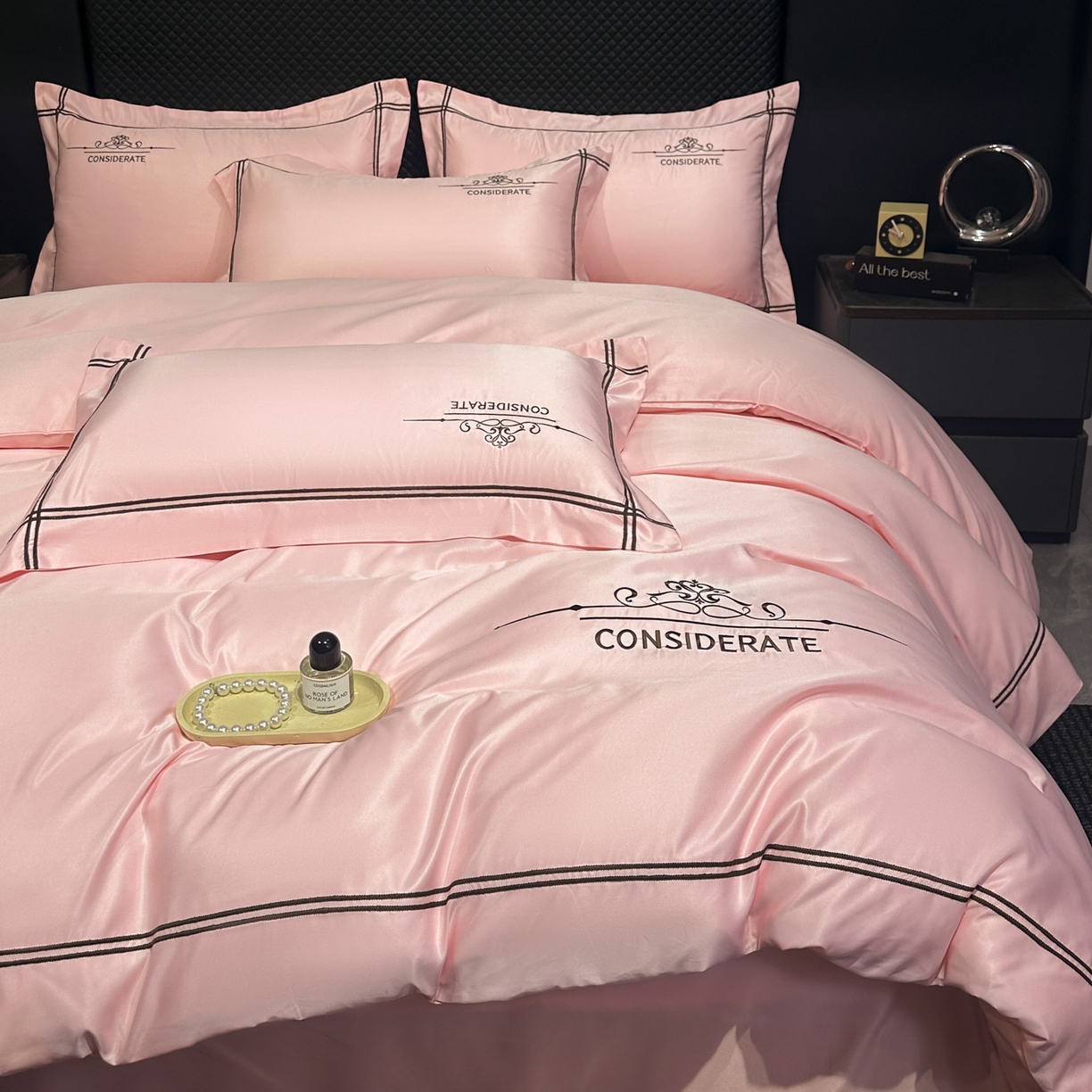 91家纺网 家纺一手货源 找家纺 绒掌柜家纺（品质焕新） 2026新款水洗真丝天丝冰丝刺绣四件套-典雅系列 少女粉