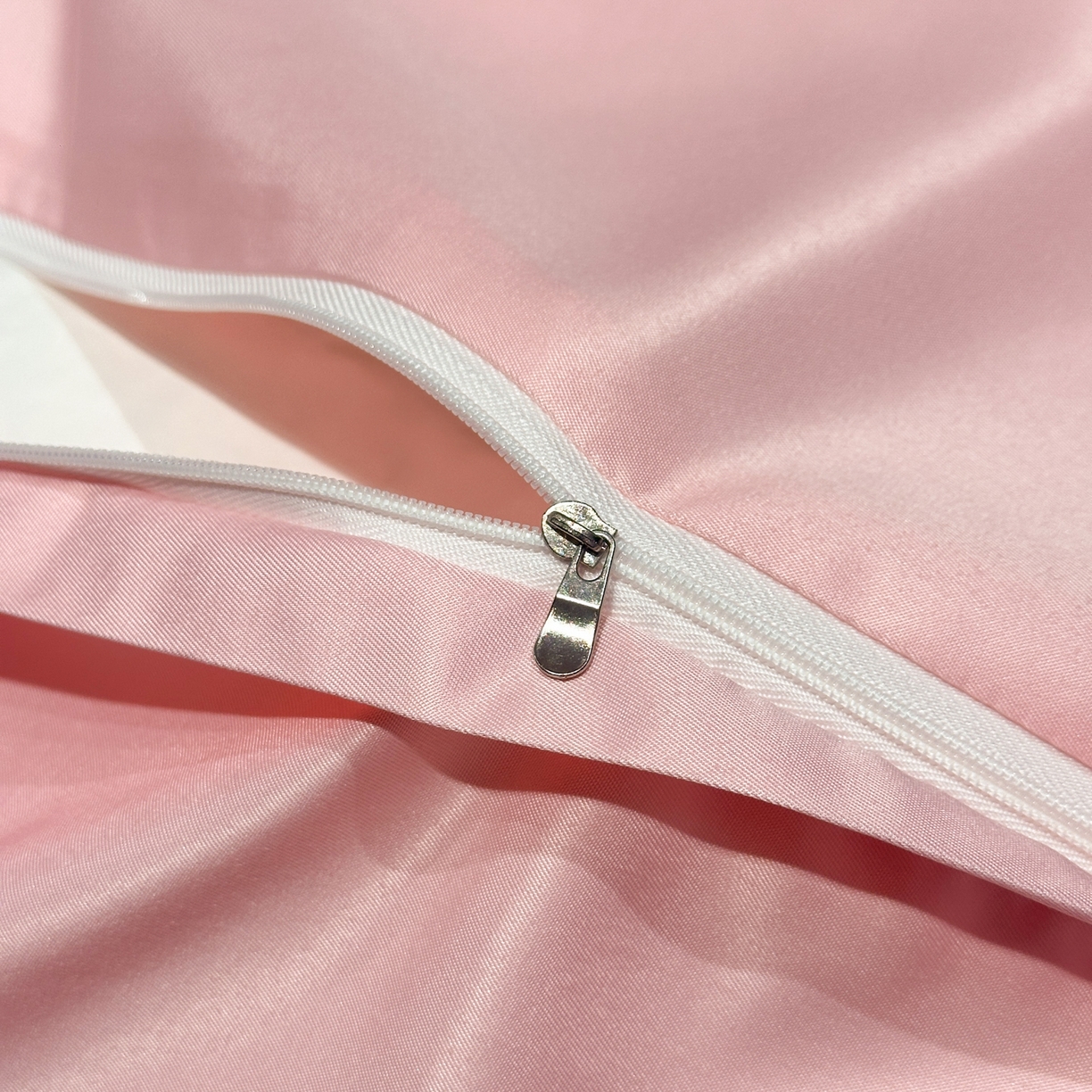 91家纺网 家纺一手货源 找家纺 绒掌柜家纺（品质焕新） 2026新款水洗真丝天丝冰丝刺绣四件套-典雅系列 少女粉