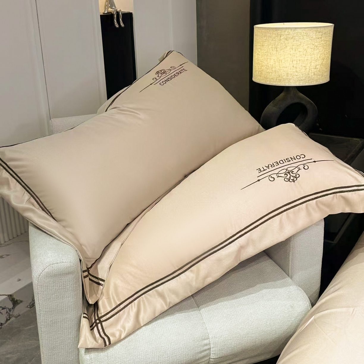 91家纺网 家纺一手货源 找家纺 绒掌柜家纺（品质焕新） 2026新款水洗真丝天丝冰丝刺绣四件套-典雅系列 香槟