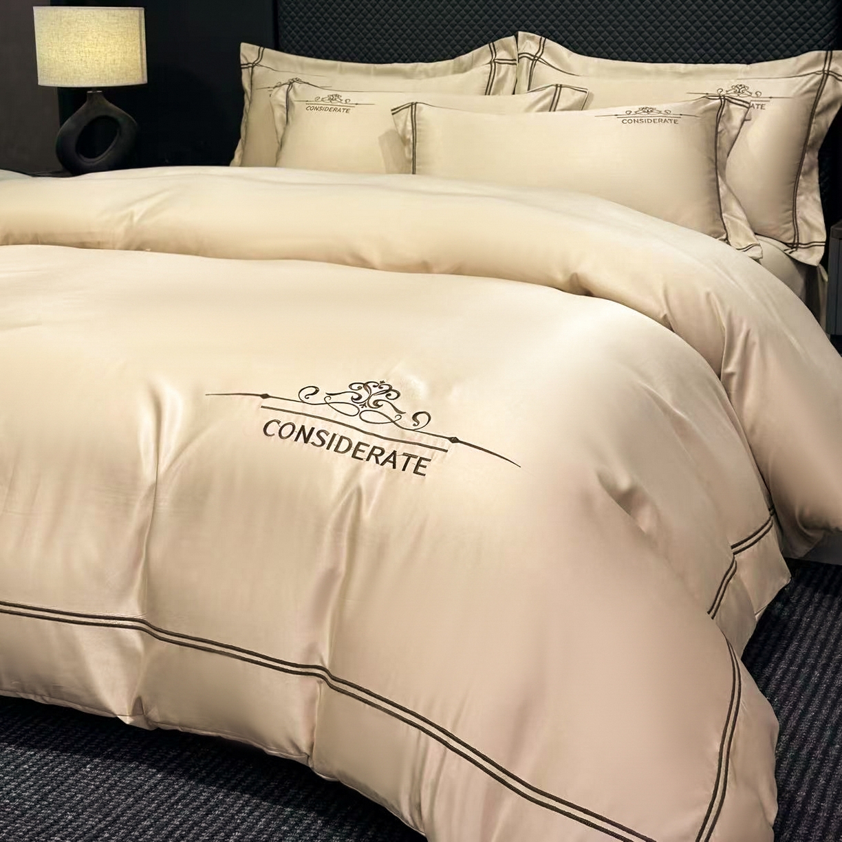 91家纺网 家纺一手货源 找家纺 绒掌柜家纺（品质焕新） 2026新款水洗真丝天丝冰丝刺绣四件套-典雅系列 香槟