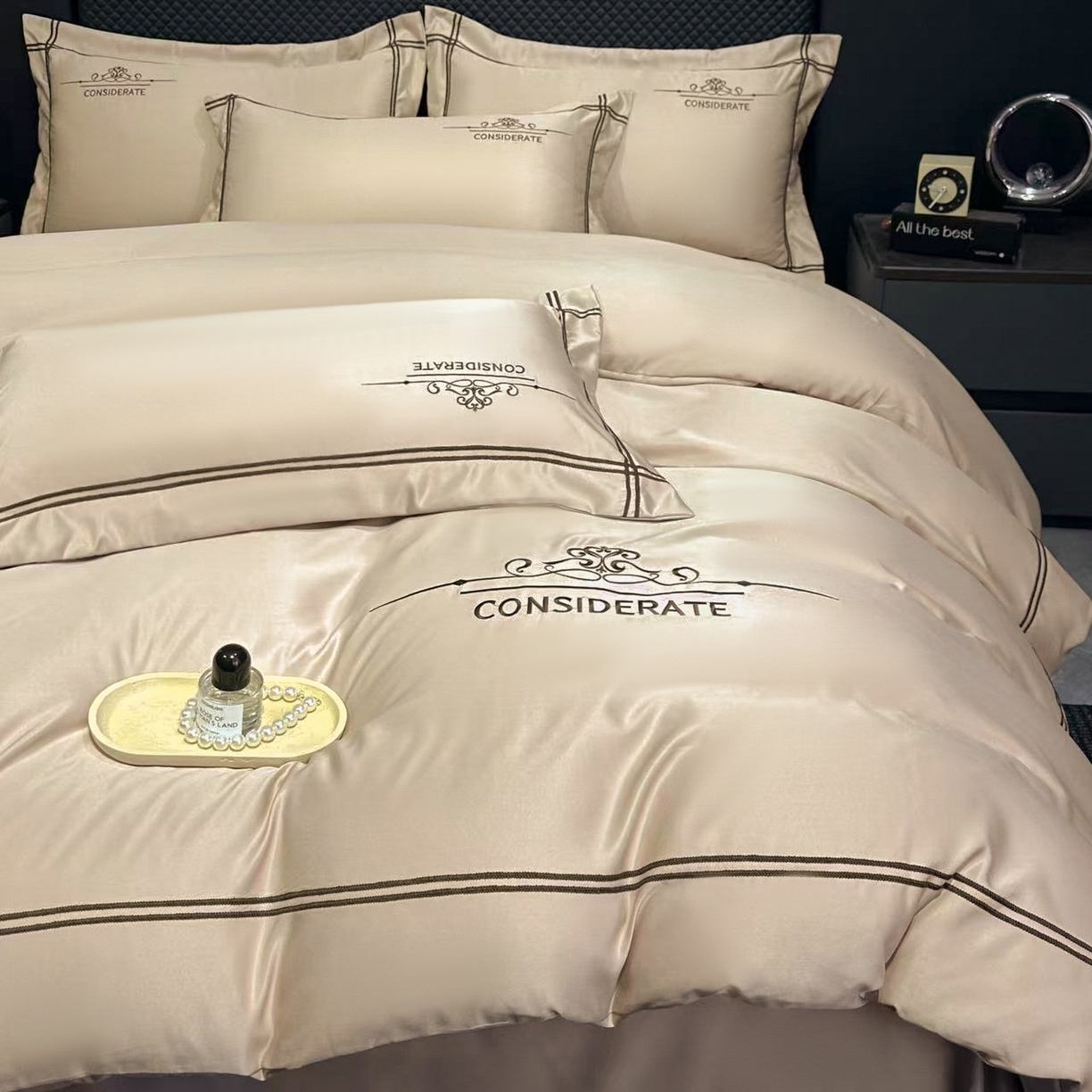 91家纺网 家纺一手货源 找家纺 绒掌柜家纺（品质焕新） 2026新款水洗真丝天丝冰丝刺绣四件套-典雅系列 香槟