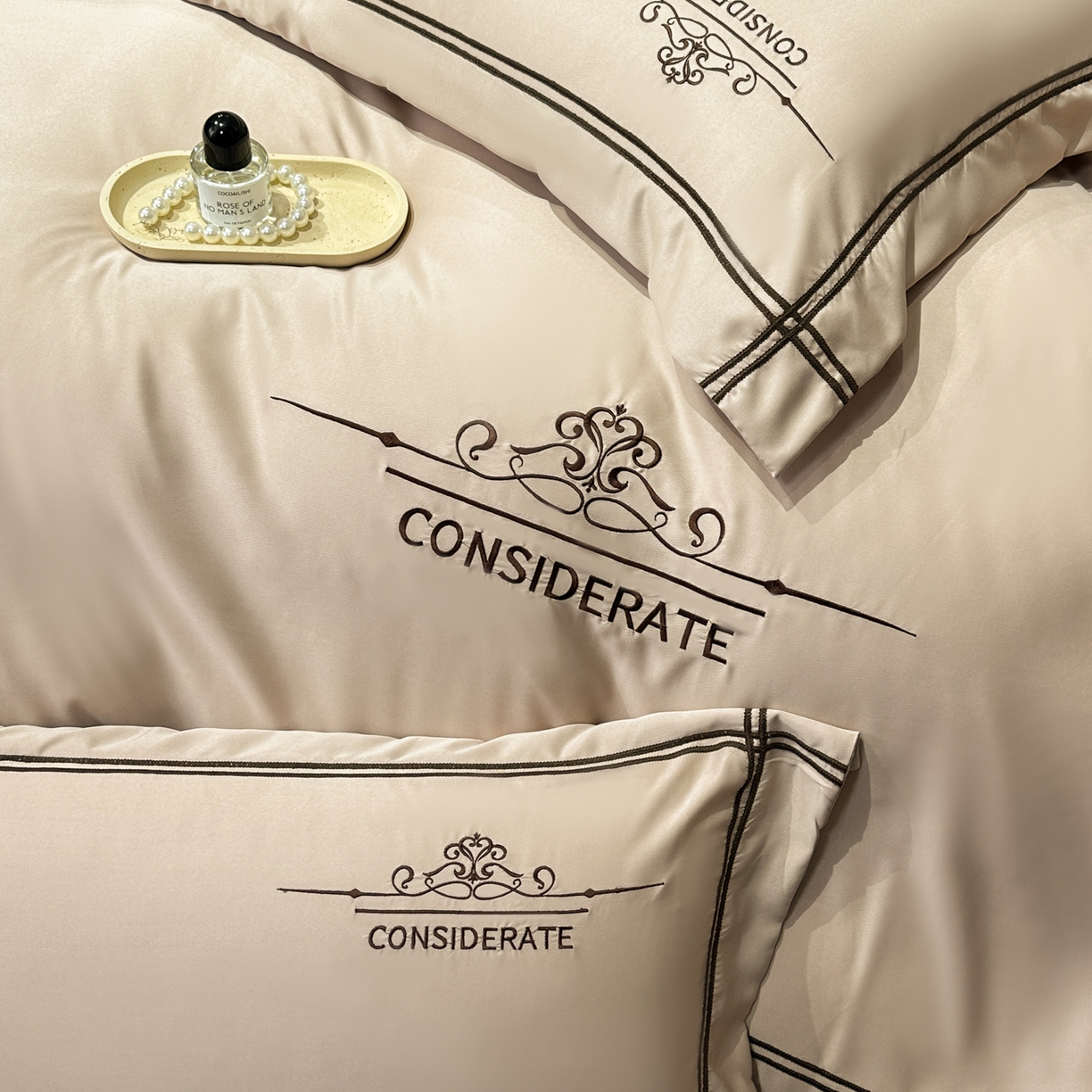 91家纺网 家纺一手货源 找家纺 绒掌柜家纺（品质焕新） 2026新款水洗真丝天丝冰丝刺绣四件套-典雅系列 香槟