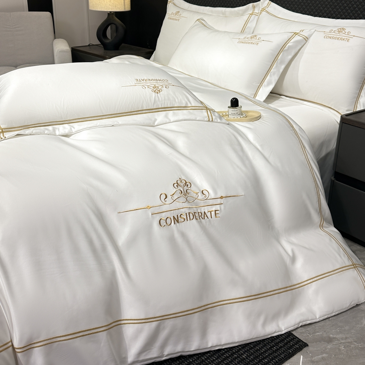 91家纺网 家纺一手货源 找家纺 绒掌柜家纺（品质焕新） 2026新款水洗真丝天丝冰丝刺绣四件套-典雅系列 珍珠白