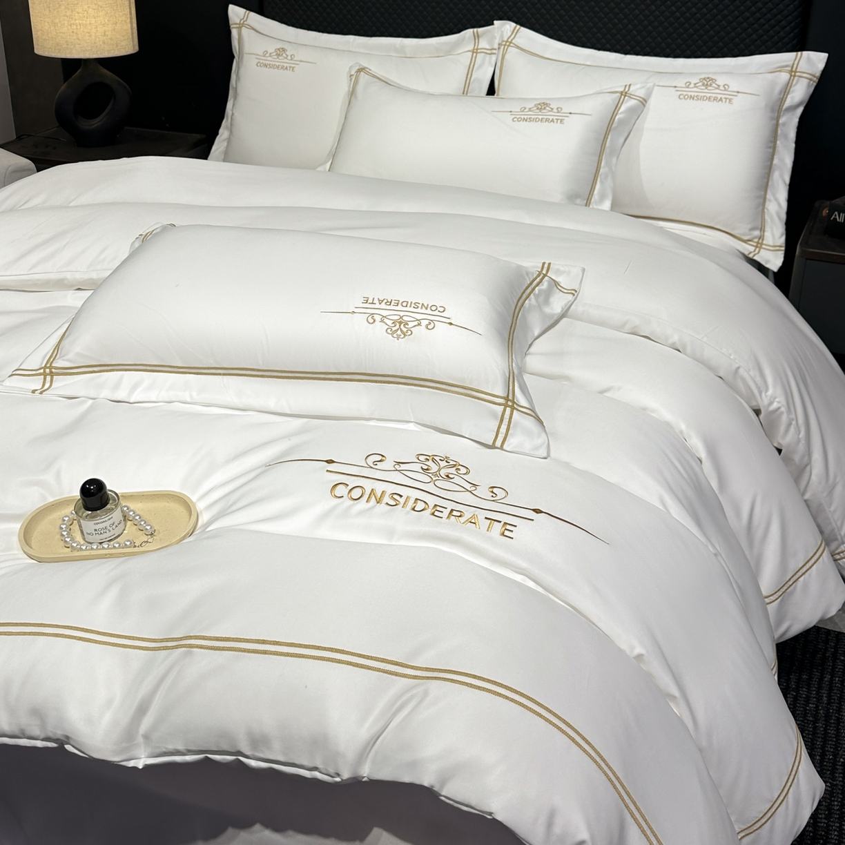 91家纺网 家纺一手货源 找家纺 绒掌柜家纺（品质焕新） 2026新款水洗真丝天丝冰丝刺绣四件套-典雅系列 珍珠白