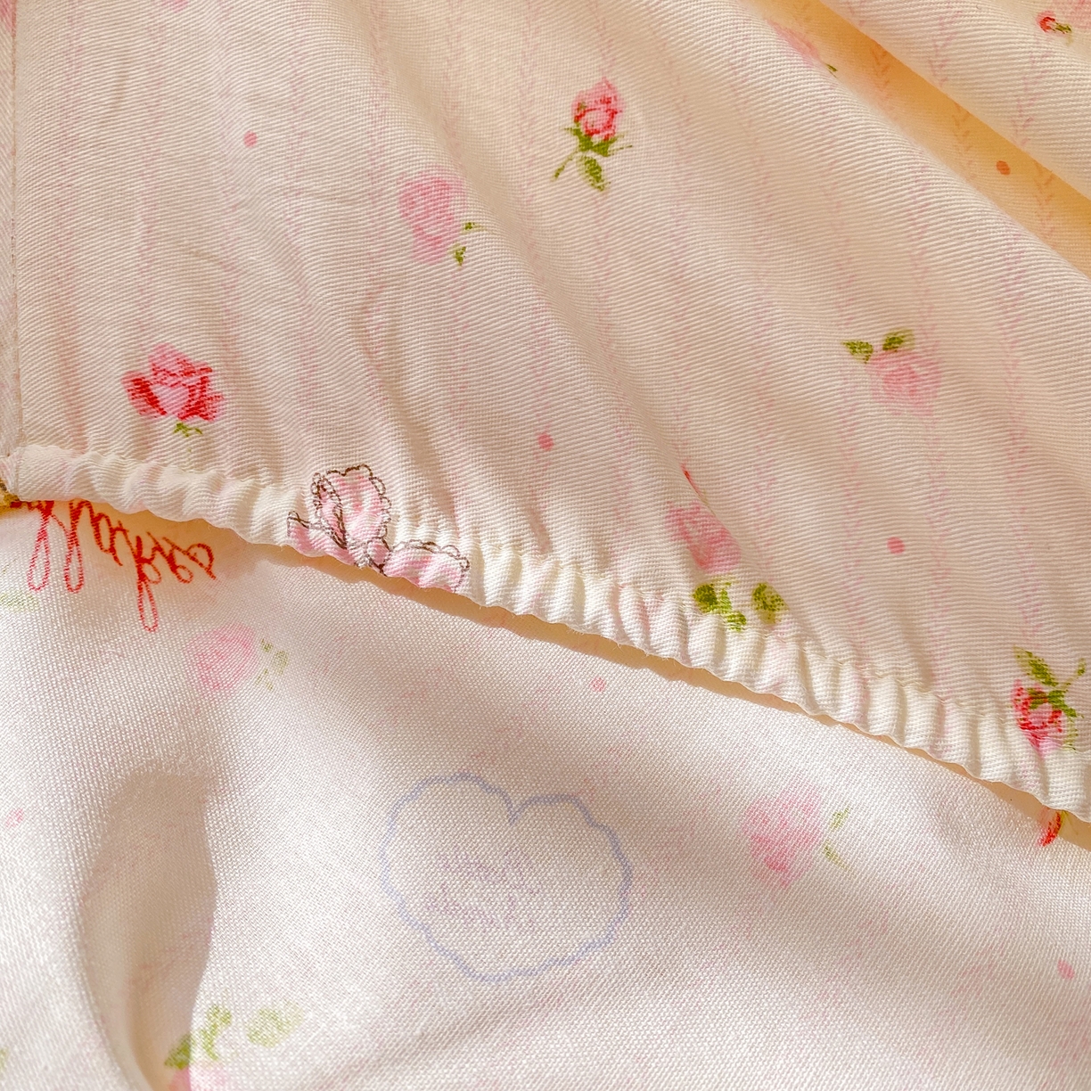 91家纺网 家纺一手货源 找家纺 花梦欣 2026新款全棉印花单品系列2花卉款-单床笠 甜蜜纪念日