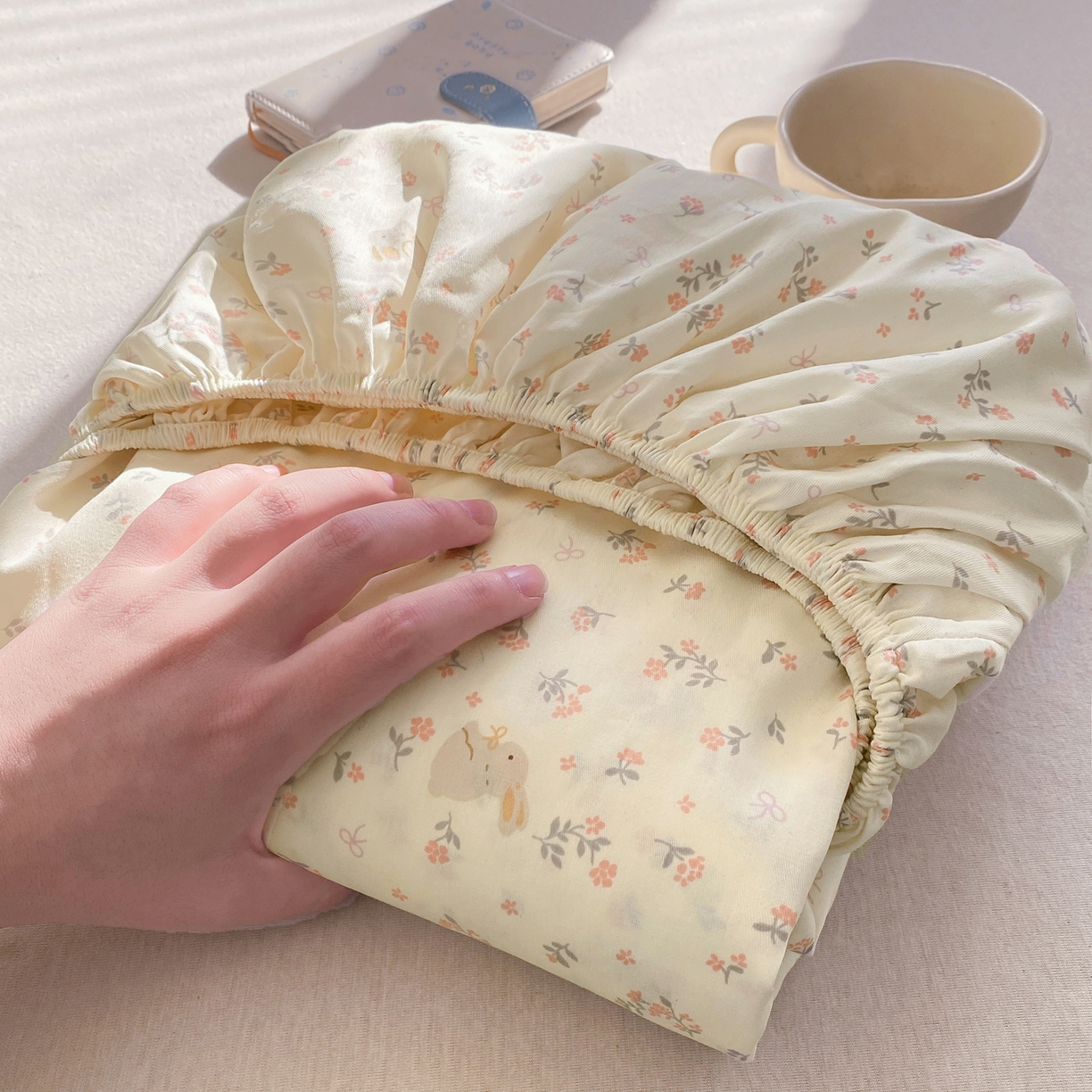 91家纺网 家纺一手货源 找家纺 花梦欣 2026新款全棉印花单品系列2花卉款-单床笠 微花耳耳粉