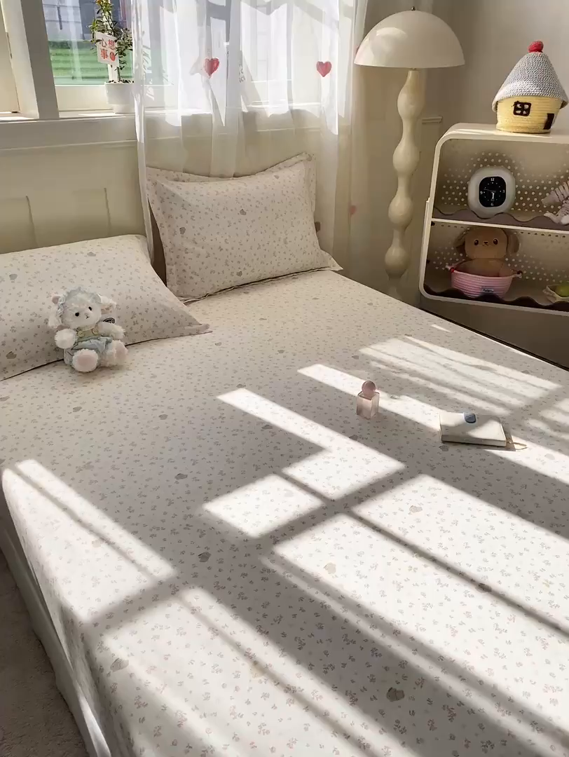 91家纺网 家纺一手货源 找家纺 花梦欣 2026新款全棉印花单品系列2花卉款-单床笠 微花耳耳粉