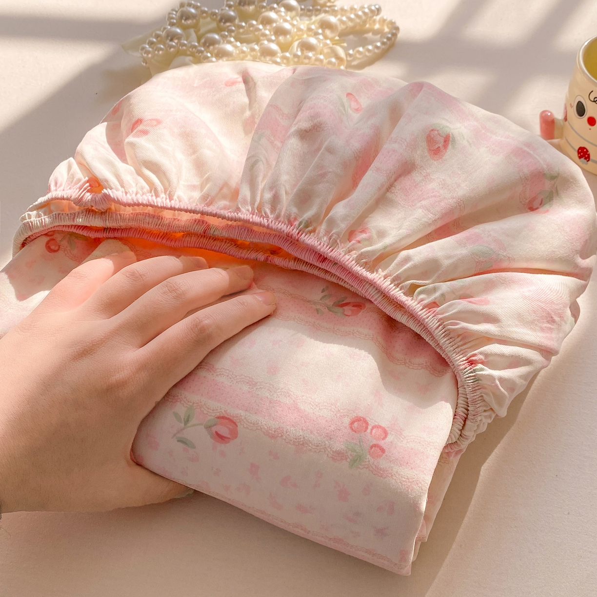 91家纺网 家纺一手货源 找家纺 花梦欣 2026新款全棉印花单品系列2花卉款-单床笠 温柔花朵熊