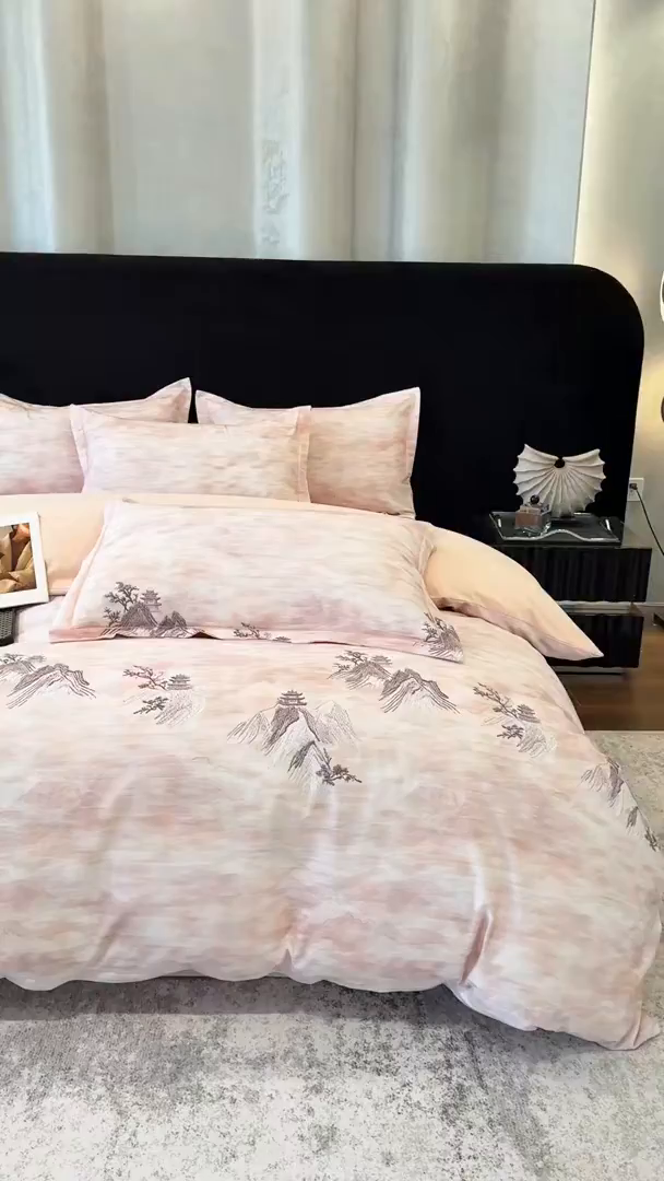 91家纺网 家纺一手货源 找家纺 喜四方 2026新款100%全棉60支长绒棉数码印花四件套（控价不低于180） 锦绣山河-粉