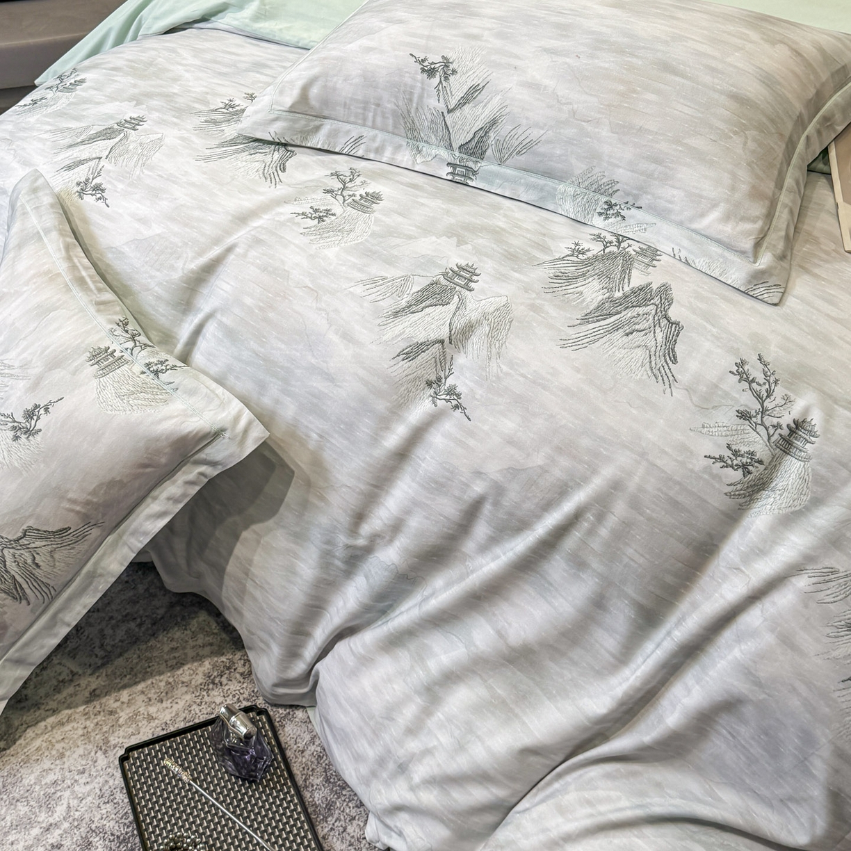 91家纺网 家纺一手货源 找家纺 喜四方 2026新款100%全棉60支长绒棉数码印花四件套（控价不低于180） 锦绣山河-绿