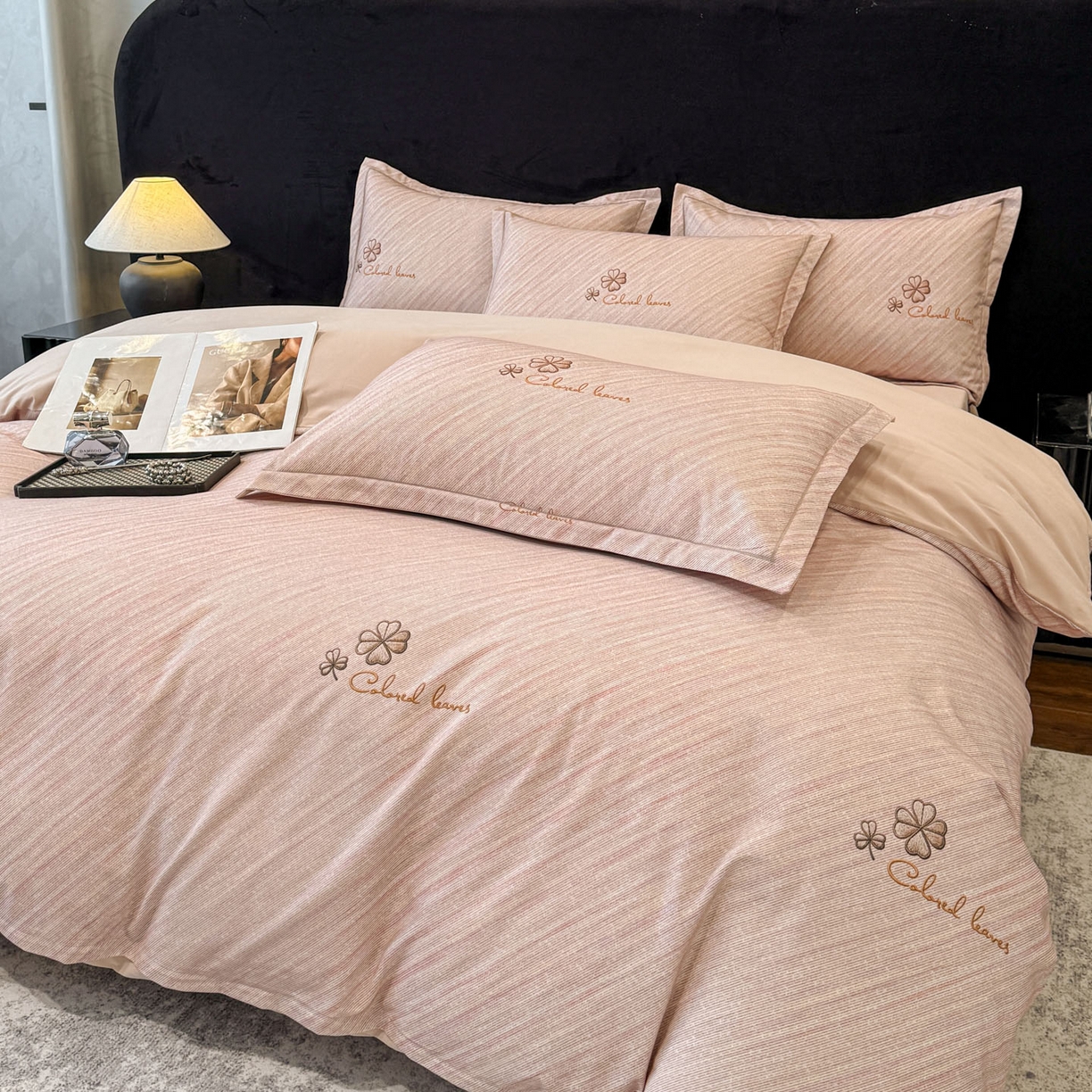 91家纺网 家纺一手货源 找家纺 喜四方 2026新款100%全棉60支长绒棉数码印花四件套（控价不低于180） 乐维空间-粉