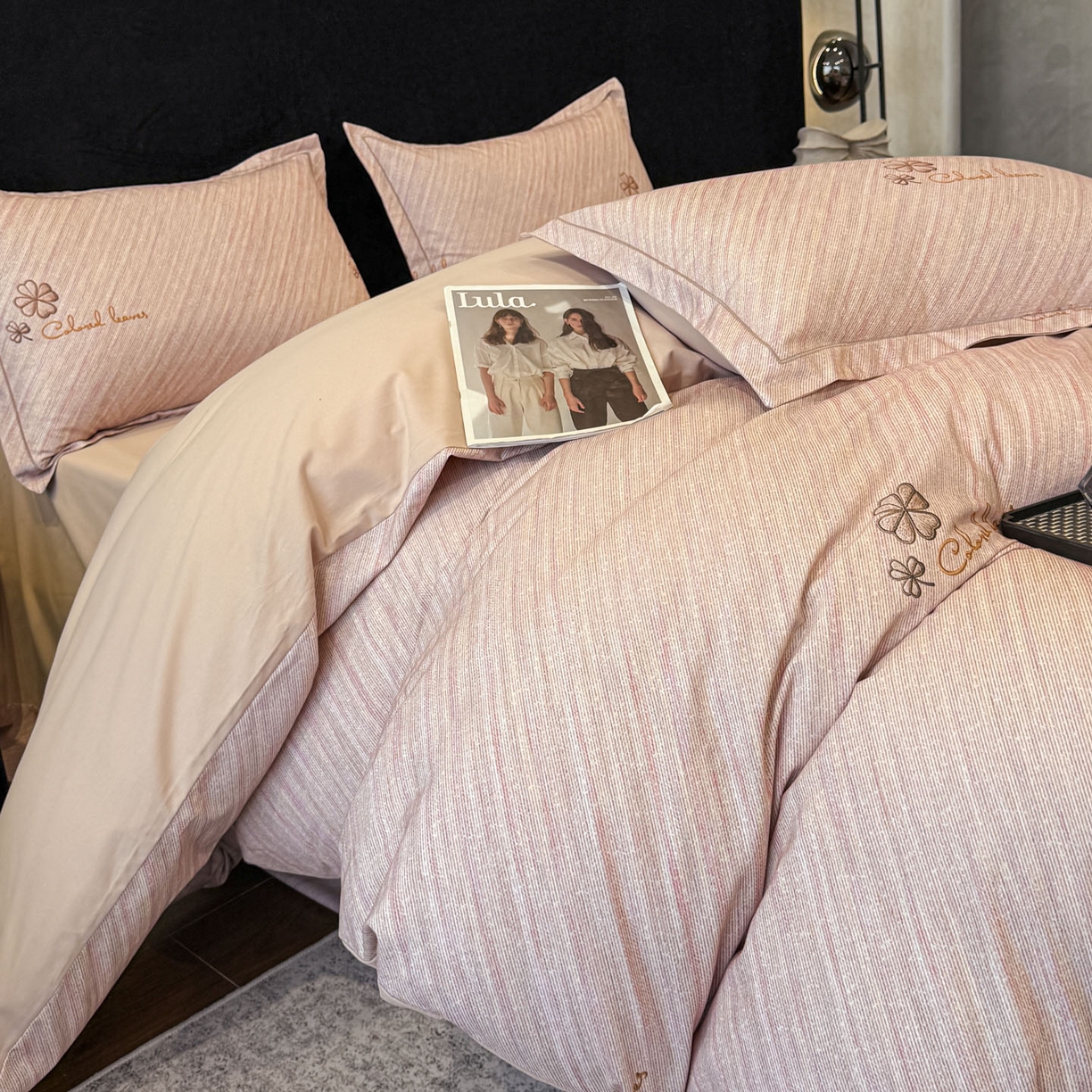 91家纺网 家纺一手货源 找家纺 喜四方 2026新款100%全棉60支长绒棉数码印花四件套（控价不低于180） 乐维空间-粉