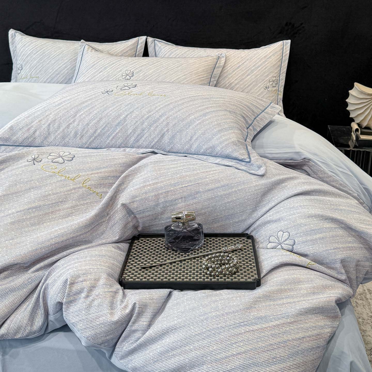 91家纺网 家纺一手货源 找家纺 喜四方 2026新款100%全棉60支长绒棉数码印花四件套（控价不低于180） 乐维空间-兰