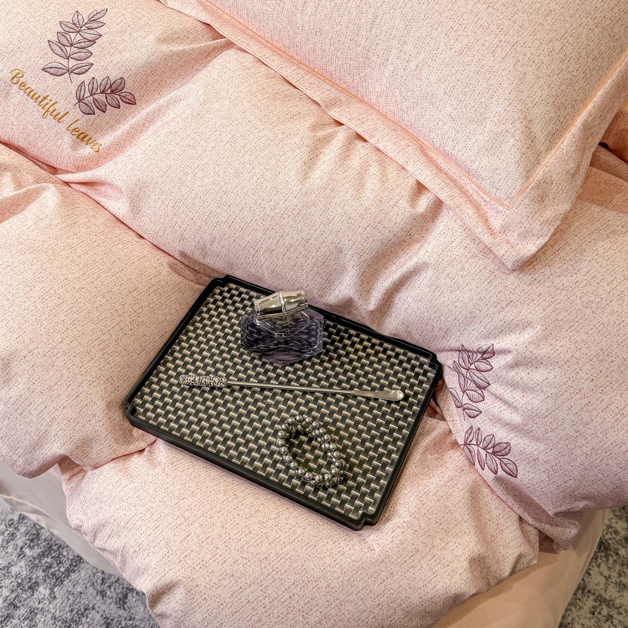 91家纺网 家纺一手货源 找家纺 喜四方 2026新款100%全棉60支长绒棉数码印花四件套（控价不低于180） 叶之秋-粉