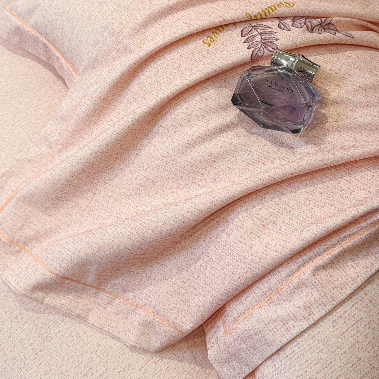 91家纺网 家纺一手货源 找家纺 喜四方 2026新款100%全棉60支长绒棉数码印花四件套（控价不低于180） 叶之秋-粉