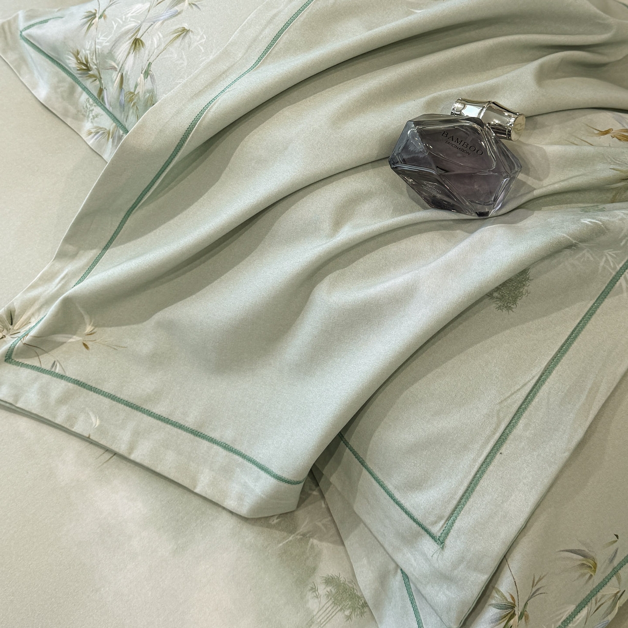 91家纺网 家纺一手货源 找家纺 喜四方 2026新款100%全棉60支长绒棉数码印花四件套（控价不低于180） 竹林隐现-绿