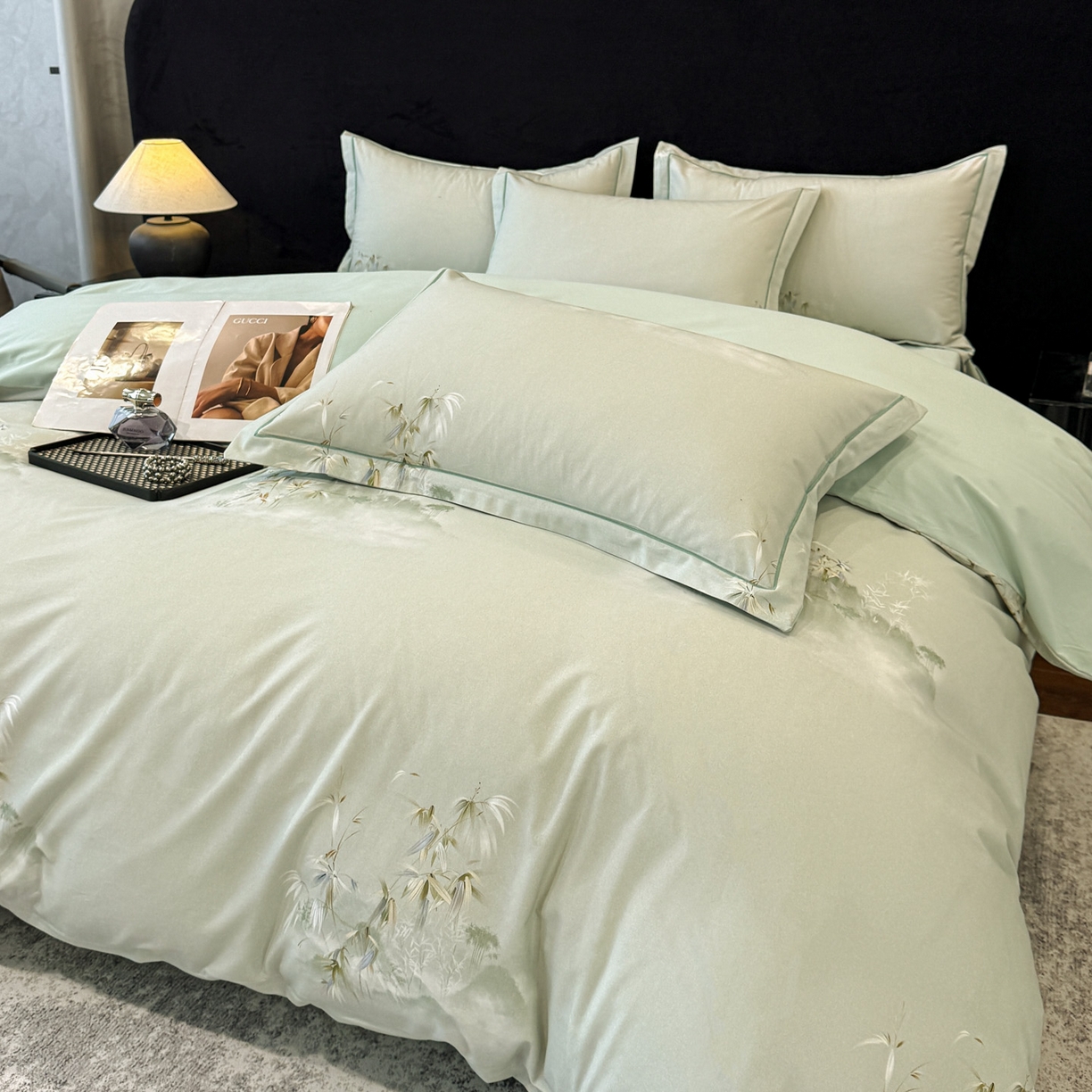 91家纺网 家纺一手货源 找家纺 喜四方 2026新款100%全棉60支长绒棉数码印花四件套（控价不低于180） 竹林隐现-绿