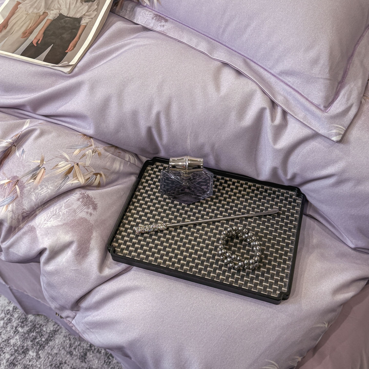 91家纺网 家纺一手货源 找家纺 喜四方 2026新款100%全棉60支长绒棉数码印花四件套（控价不低于180） 竹林隐现-紫