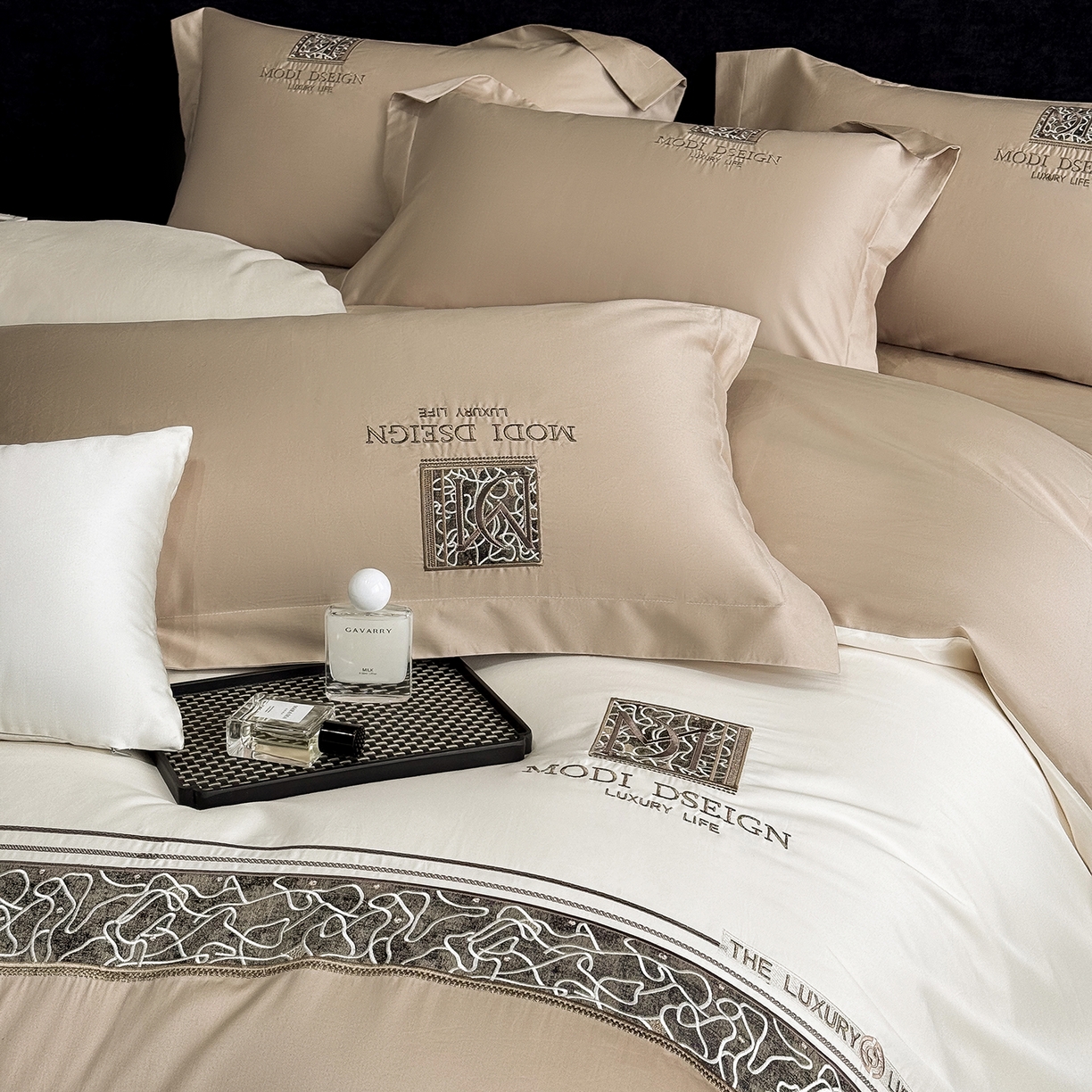 91家纺网 家纺一手货源 找家纺 苏美 2026春夏新款高档礼盒装50*50S贡缎长绒棉刺绣四件套100%纯棉全棉轻奢床品-星空 星空-咖