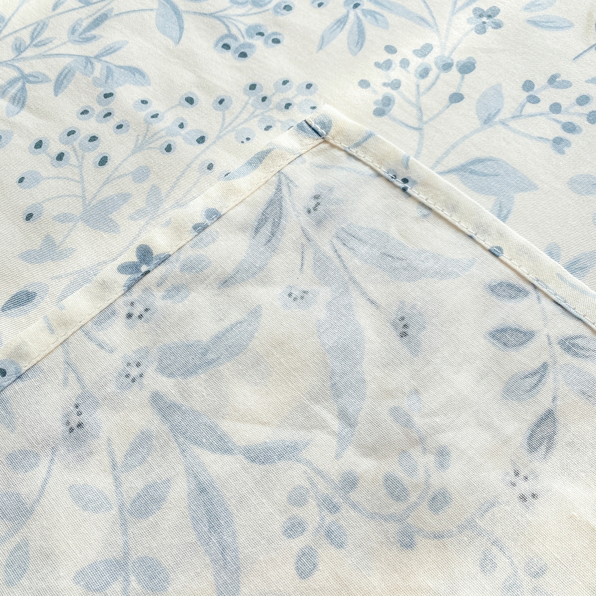 91家纺网 家纺一手货源 找家纺 花梦欣 2026新款全棉印花单品系列2花卉款-单床单 蓝沫