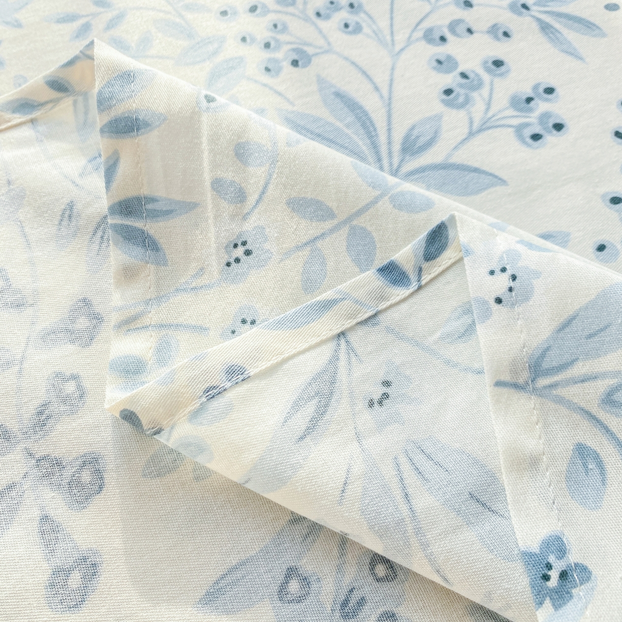 91家纺网 家纺一手货源 找家纺 花梦欣 2026新款全棉印花单品系列2花卉款-单床单 蓝沫