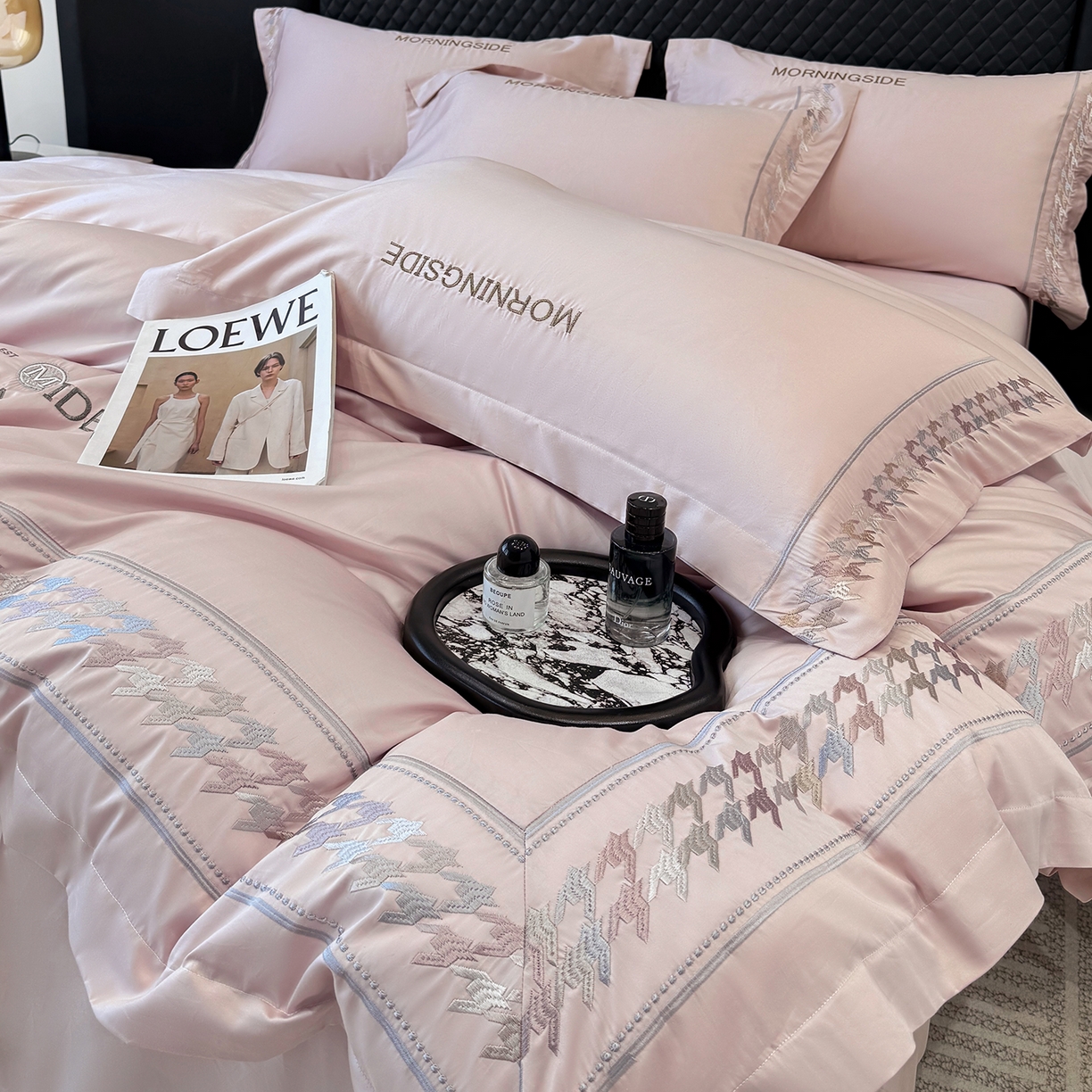 苏美 2026春夏新款高档礼盒装50*50S贡缎长绒棉刺绣四件套100%纯棉全棉轻奢床品-千鸟格 千鸟格-粉