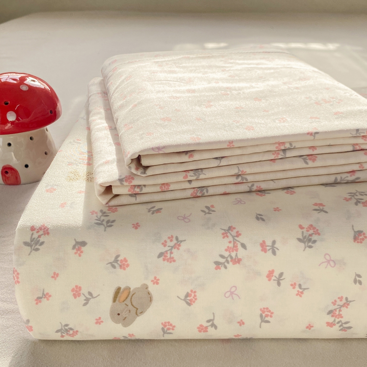 91家纺网 家纺一手货源 找家纺 花梦欣 2026新款全棉印花单品系列2花卉款-单床单 微花耳耳粉