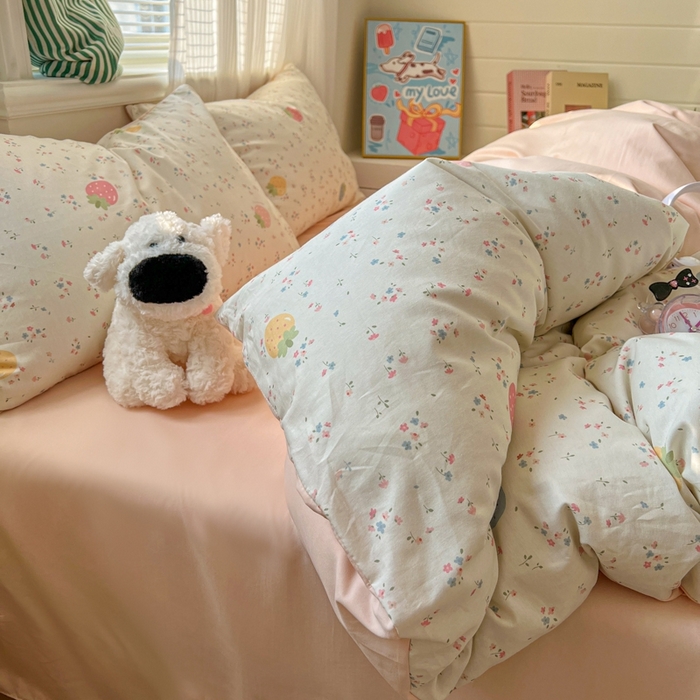 91家纺网 家纺一手货源 找家纺 漫仙阁家纺 2026新款纯棉学生宿舍A版100%新疆棉B版古法水洗三件套全棉四件套草莓甜心