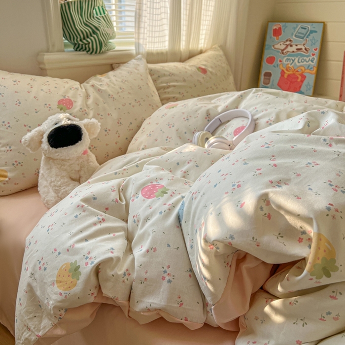 91家纺网 家纺一手货源 找家纺 漫仙阁家纺 2026新款纯棉学生宿舍A版100%新疆棉B版古法水洗三件套全棉四件套草莓甜心