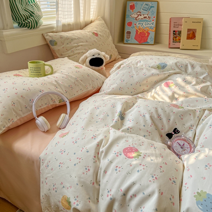 91家纺网 家纺一手货源 找家纺 漫仙阁家纺 2026新款纯棉学生宿舍A版100%新疆棉B版古法水洗三件套全棉四件套草莓甜心