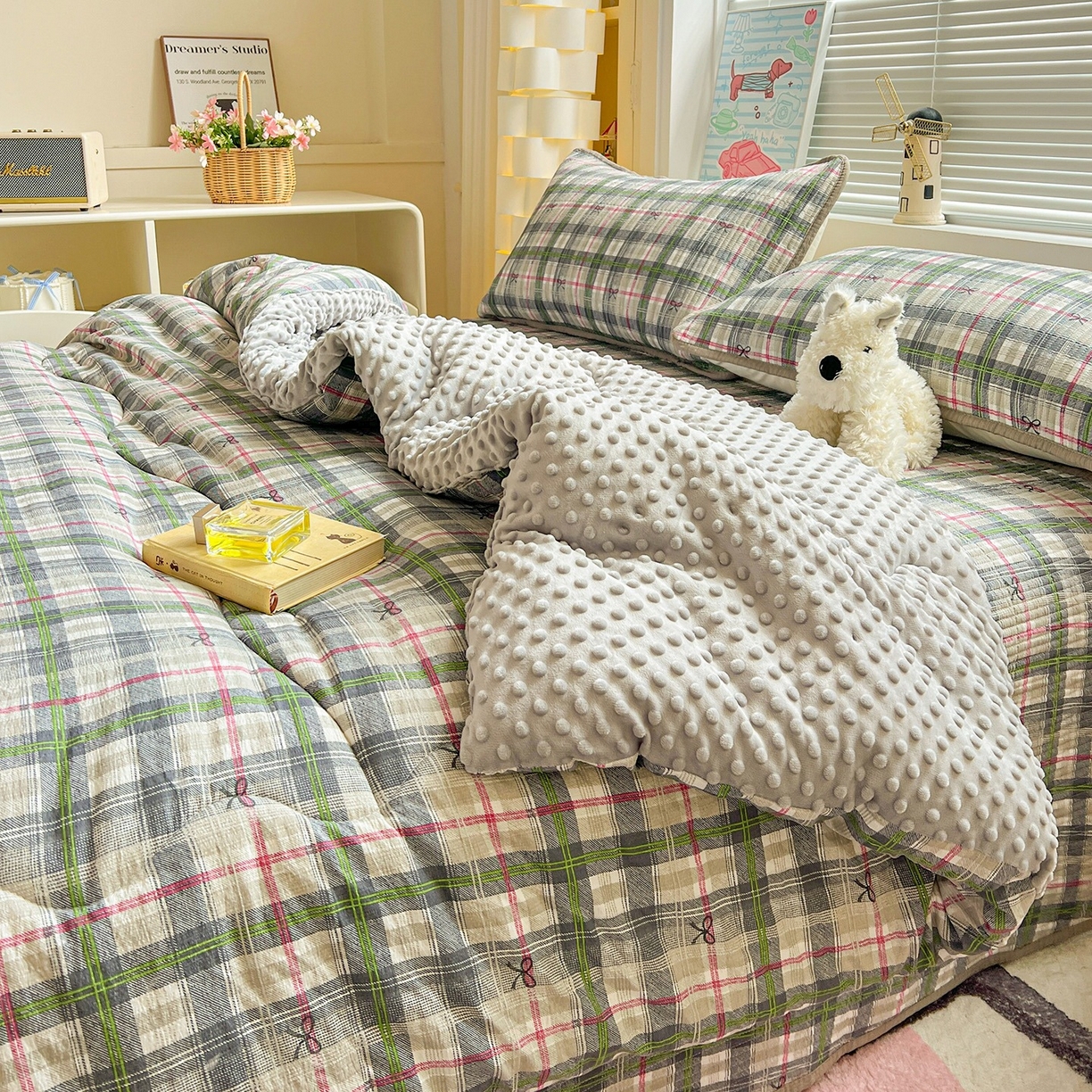 91家纺网 家纺一手货源 找家纺 优选 2025新款木棉双层纱ins少女心可爱加厚豆豆冬被四件套床盖三件套暖梦小红书推荐 绿色条格