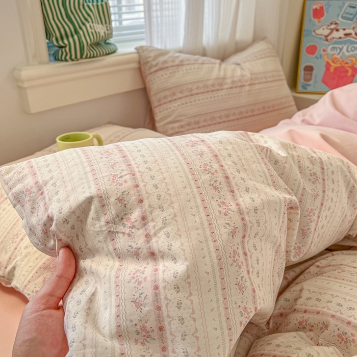 91家纺网 家纺一手货源 找家纺 漫仙阁家纺 2026新款纯棉学生宿舍A版100%新疆棉B版古法水洗三件套全棉四件套粉色蜜恋