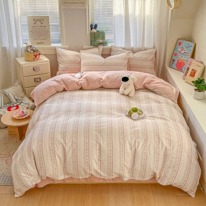 91家纺网 家纺一手货源 找家纺 漫仙阁家纺 2026新款纯棉学生宿舍A版100%新疆棉B版古法水洗三件套全棉四件套粉色蜜恋