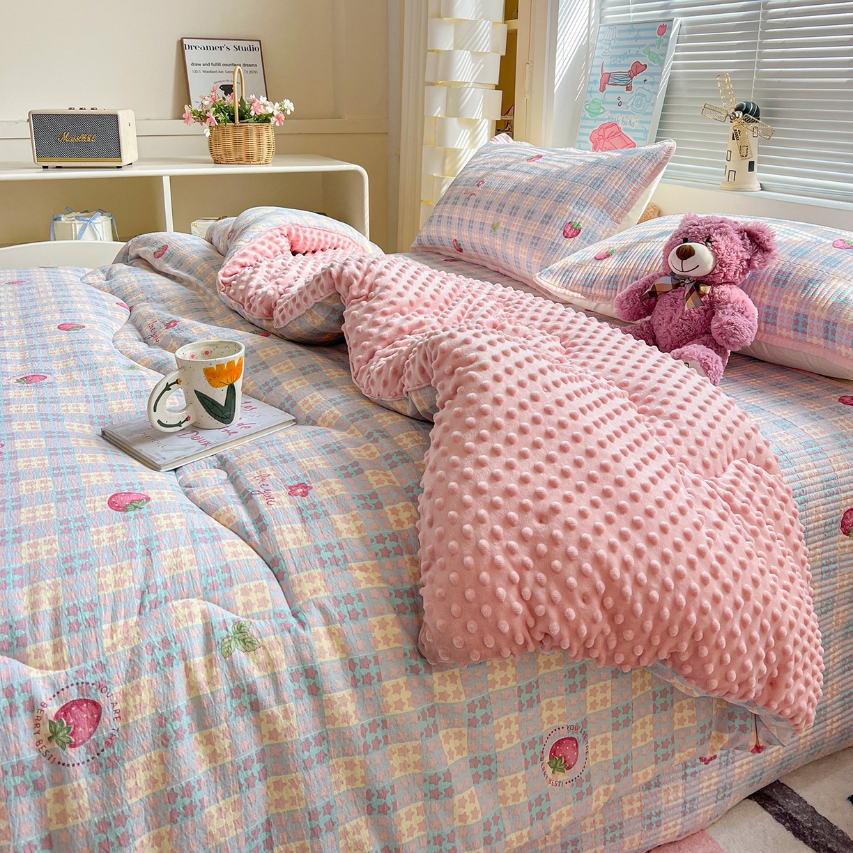 优选 2025新款木棉双层纱ins少女心可爱加厚豆豆冬被四件套床盖三件套暖梦小红书推荐 格子草莓