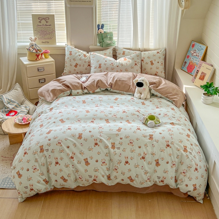 91家纺网 家纺一手货源 找家纺 漫仙阁家纺 2026新款纯棉学生宿舍A版100%新疆棉B版古法水洗三件套全棉四件套礼物熊