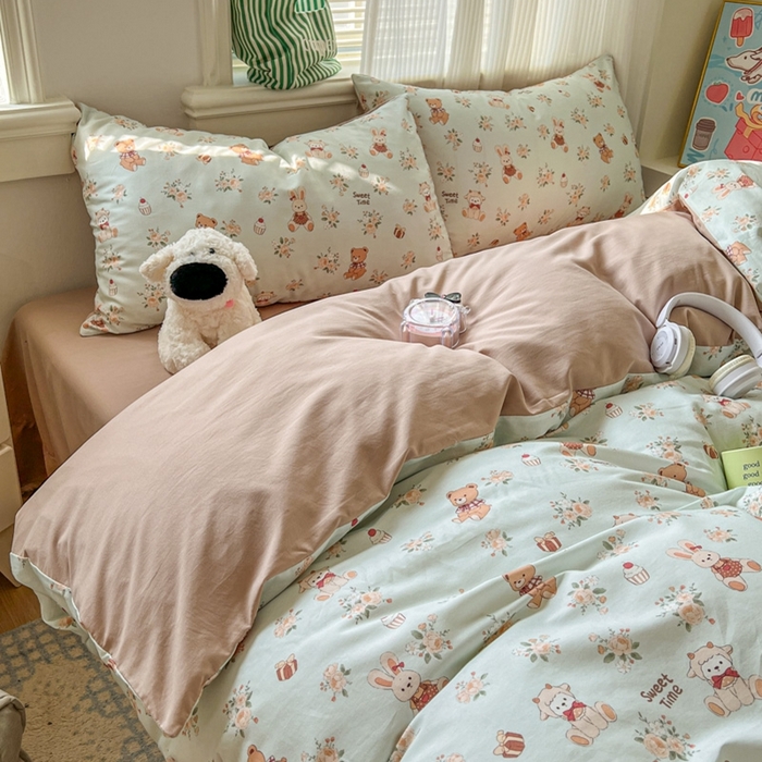 91家纺网 家纺一手货源 找家纺 漫仙阁家纺 2026新款纯棉学生宿舍A版100%新疆棉B版古法水洗三件套全棉四件套礼物熊