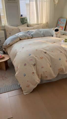 91家纺网 家纺一手货源 找家纺 漫仙阁家纺 2026新款纯棉学生宿舍A版100%新疆棉B版古法水洗三件套全棉四件套礼物熊